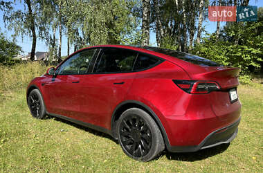 Позашляховик / Кросовер Tesla Model Y 2024 в 