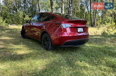 Позашляховик / Кросовер Tesla Model Y 2024 в 