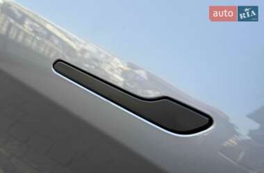 Позашляховик / Кросовер Tesla Model Y 2023 в 