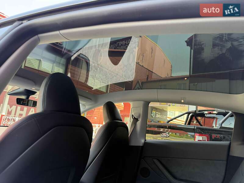 Внедорожник / Кроссовер Tesla Model Y 2023 в Львове