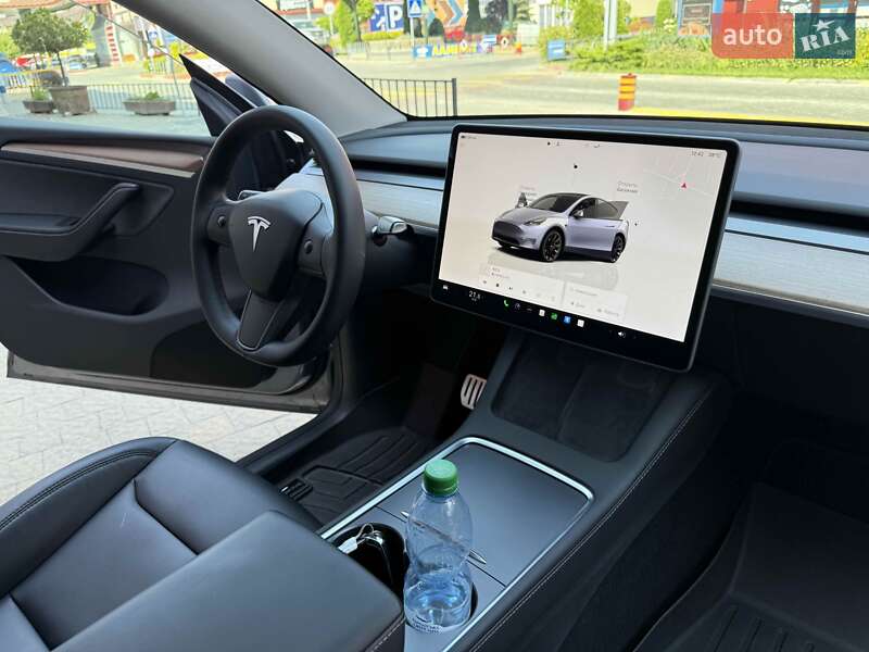Внедорожник / Кроссовер Tesla Model Y 2023 в Львове