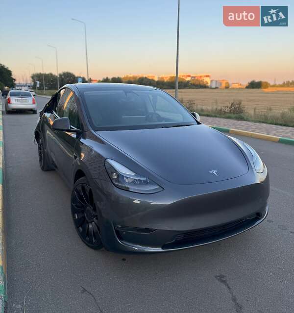 Позашляховик / Кросовер Tesla Model Y 2022 в Києві