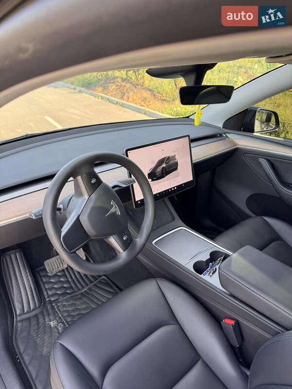 Позашляховик / Кросовер Tesla Model Y 2023 в Рівному