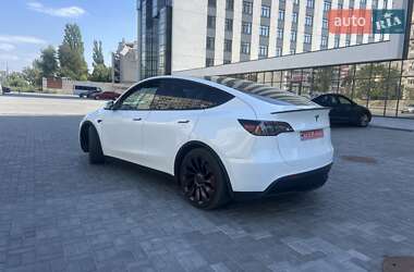 Внедорожник / Кроссовер Tesla Model Y 2021 в 
