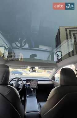 Внедорожник / Кроссовер Tesla Model Y 2021 в 