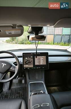 Позашляховик / Кросовер Tesla Model Y 2023 в 