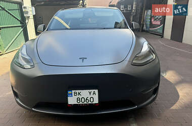 Внедорожник / Кроссовер Tesla Model Y 2021 в 
