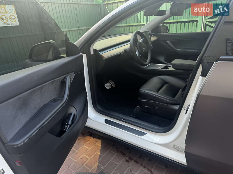 Позашляховик / Кросовер Tesla Model Y 2021 в Рівному