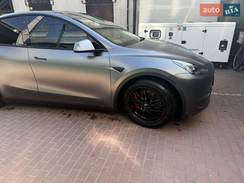 Позашляховик / Кросовер Tesla Model Y 2021 в Рівному