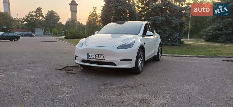Позашляховик / Кросовер Tesla Model Y 2023 в Києві