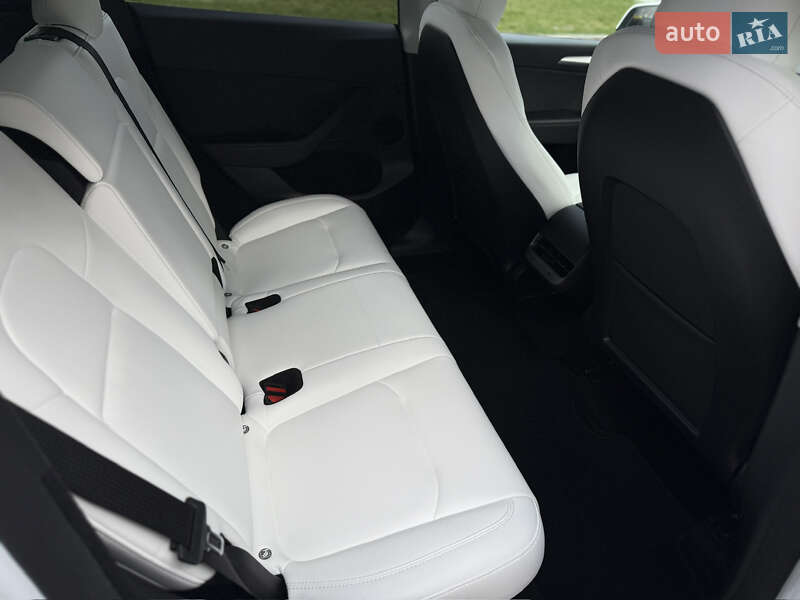 Позашляховик / Кросовер Tesla Model Y 2023 в Києві