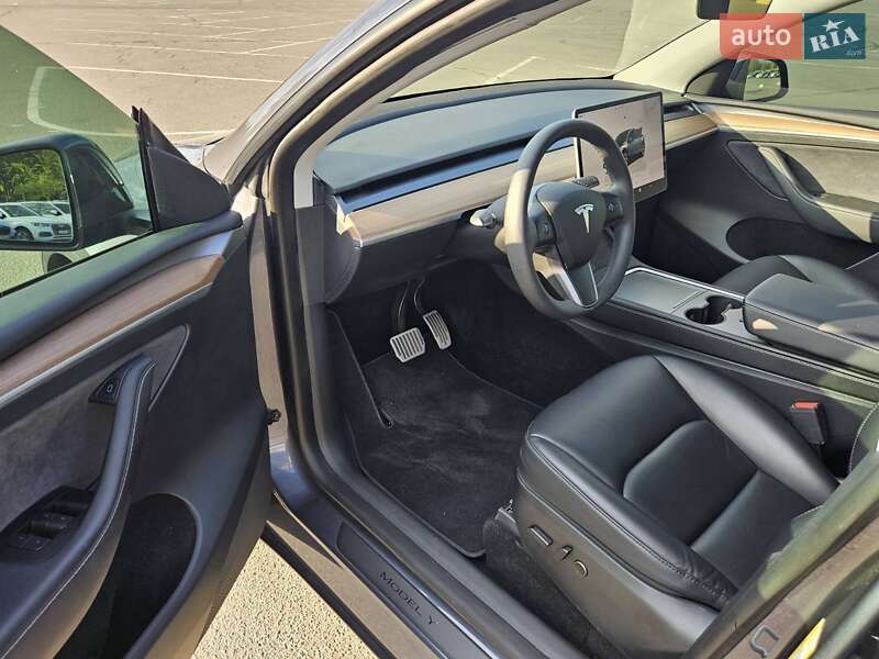 Позашляховик / Кросовер Tesla Model Y 2023 в Дніпрі
