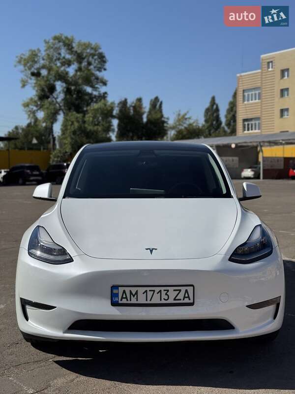Tesla Model Y 2022