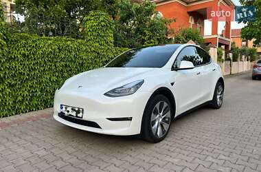 Внедорожник / Кроссовер Tesla Model Y 2021 в 
