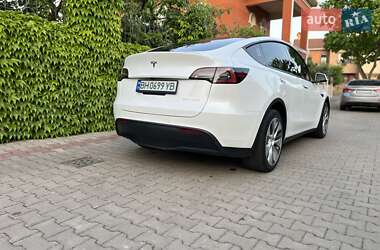 Внедорожник / Кроссовер Tesla Model Y 2021 в 