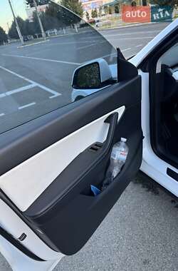 Внедорожник / Кроссовер Tesla Model Y 2020 в 