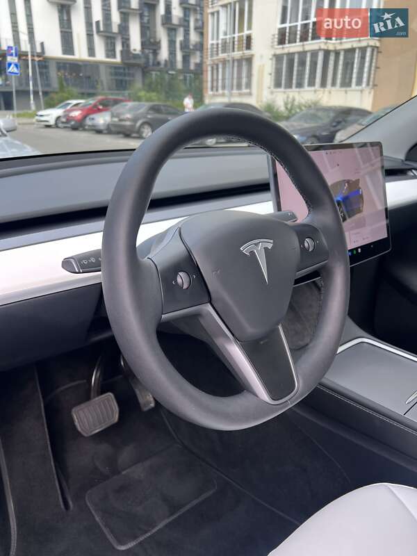 Внедорожник / Кроссовер Tesla Model Y 2023 в Львове