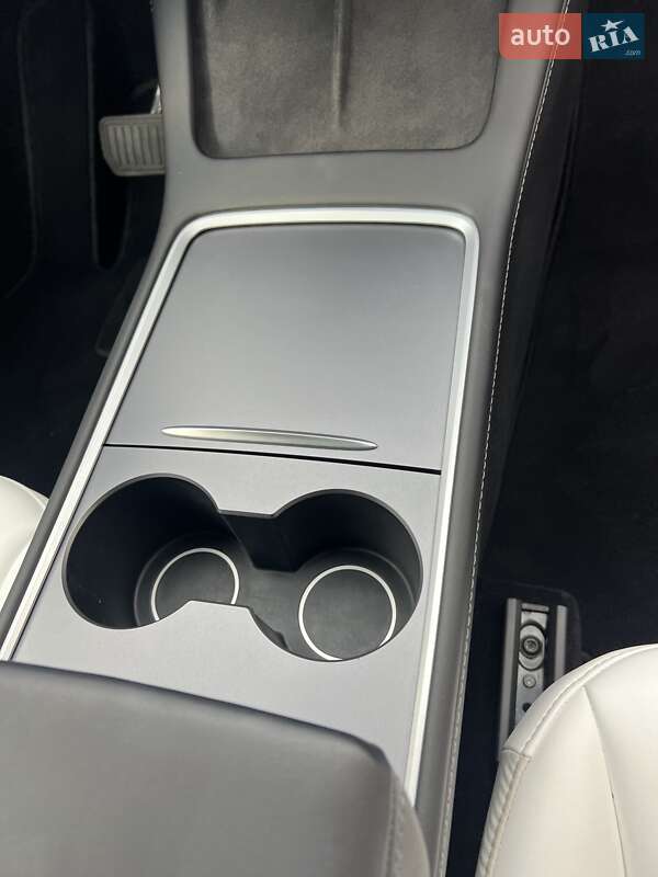 Внедорожник / Кроссовер Tesla Model Y 2023 в Львове