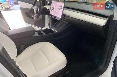 Позашляховик / Кросовер Tesla Model Y 2021 в 