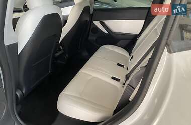 Позашляховик / Кросовер Tesla Model Y 2021 в 