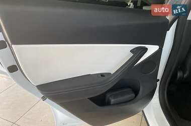 Позашляховик / Кросовер Tesla Model Y 2021 в 