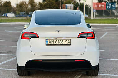 Внедорожник / Кроссовер Tesla Model Y 2024 в 