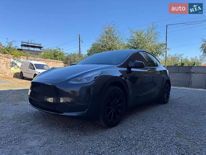 Внедорожник / Кроссовер Tesla Model Y 2024 в Киеве