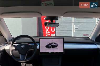 Позашляховик / Кросовер Tesla Model Y 2023 в 