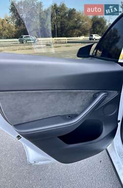 Позашляховик / Кросовер Tesla Model Y 2022 в 