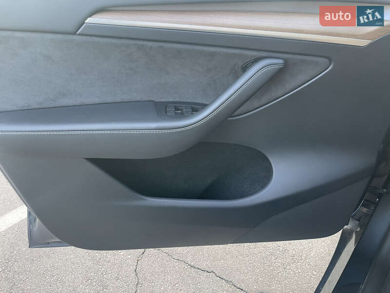 Позашляховик / Кросовер Tesla Model Y 2022 в Києві
