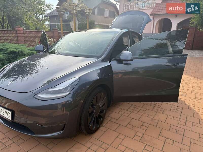 Внедорожник / Кроссовер Tesla Model Y 2021 в Стрые