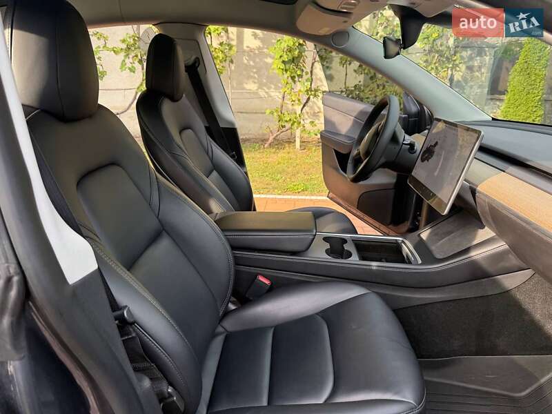 Внедорожник / Кроссовер Tesla Model Y 2021 в Стрые