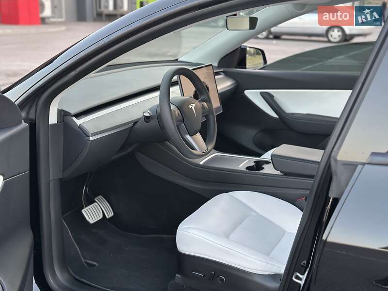 Позашляховик / Кросовер Tesla Model Y 2022 в Кам'янському