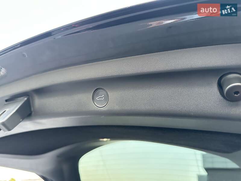 Позашляховик / Кросовер Tesla Model Y 2022 в Кам'янському