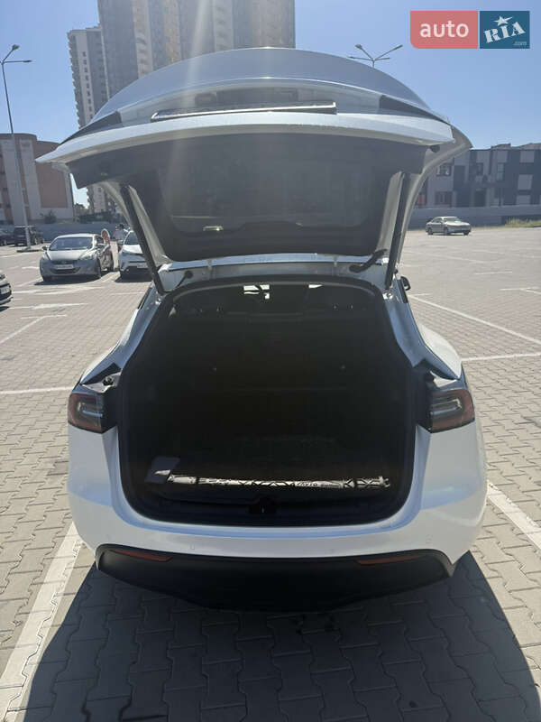 Внедорожник / Кроссовер Tesla Model Y 2022 в Киеве