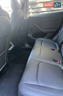 Позашляховик / Кросовер Tesla Model Y 2023 в 