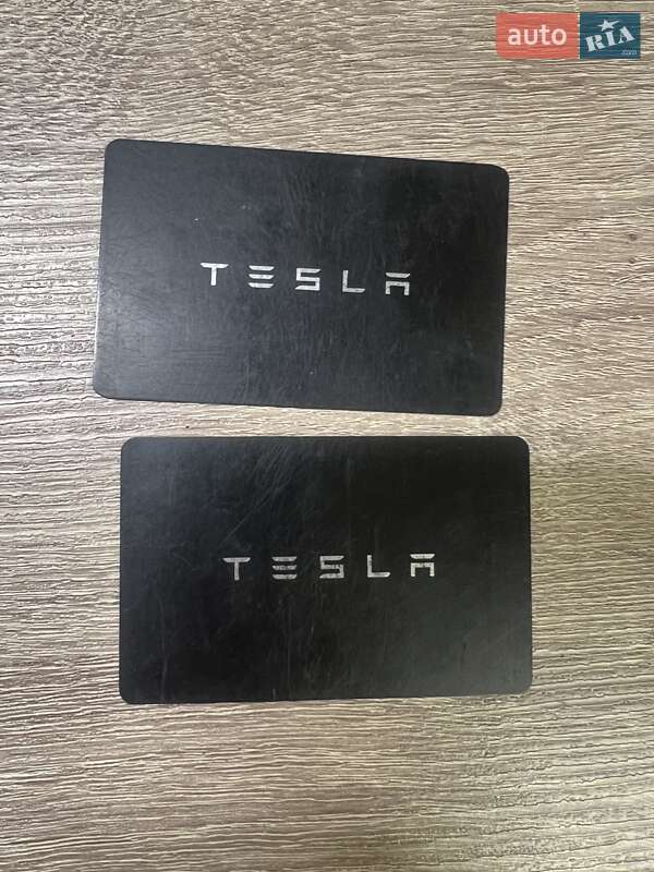 Внедорожник / Кроссовер Tesla Model Y 2023 в Киеве
