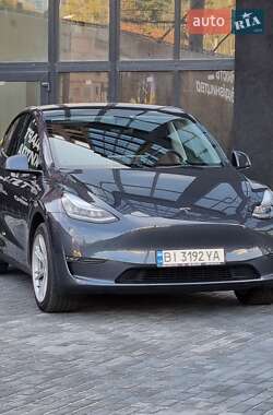 Позашляховик / Кросовер Tesla Model Y 2023 в 