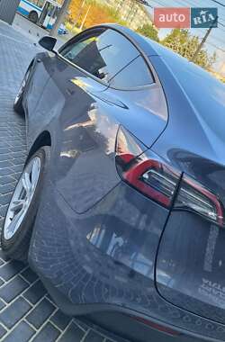 Позашляховик / Кросовер Tesla Model Y 2023 в 