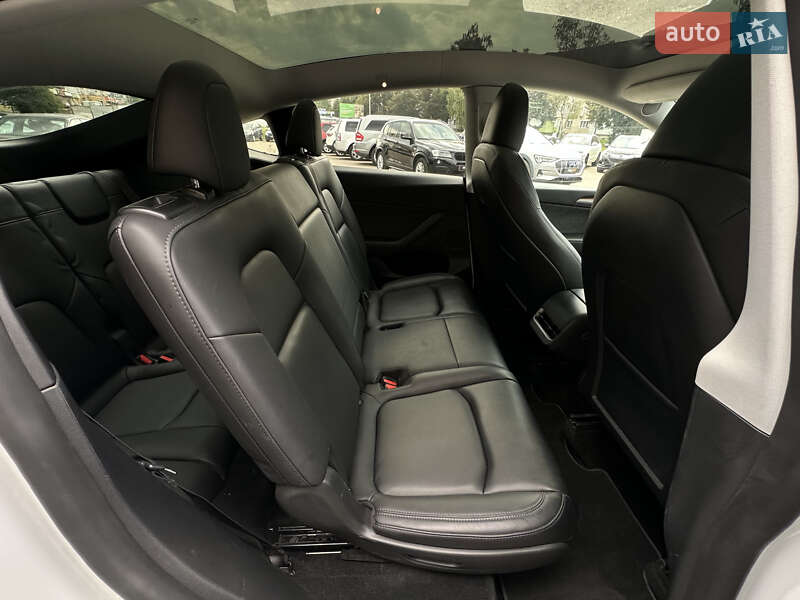 Позашляховик / Кросовер Tesla Model Y 2023 в Шептицькому
