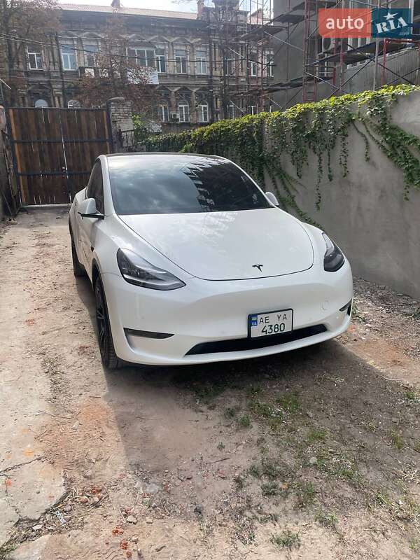 Tesla Model Y 2021