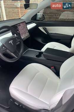 Внедорожник / Кроссовер Tesla Model Y 2021 в 