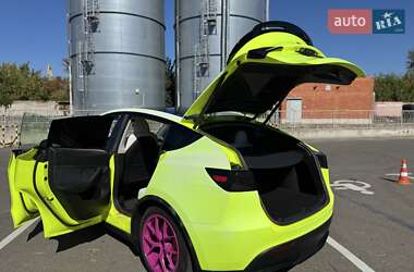 Позашляховик / Кросовер Tesla Model Y 2023 в 