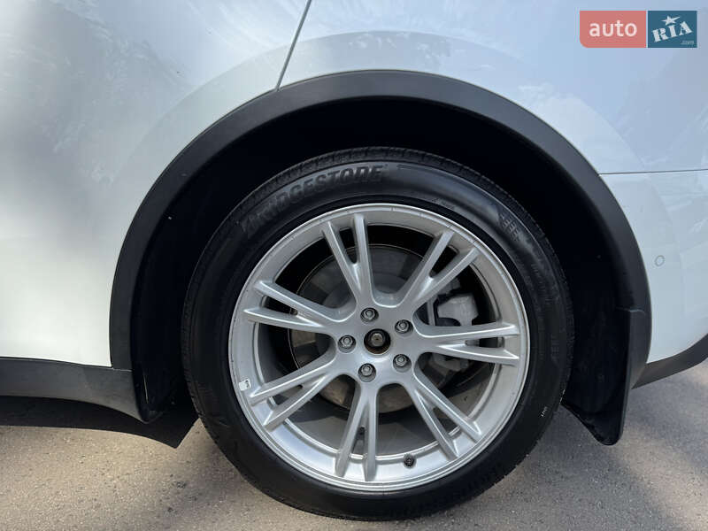 Позашляховик / Кросовер Tesla Model Y 2021 в Краматорську