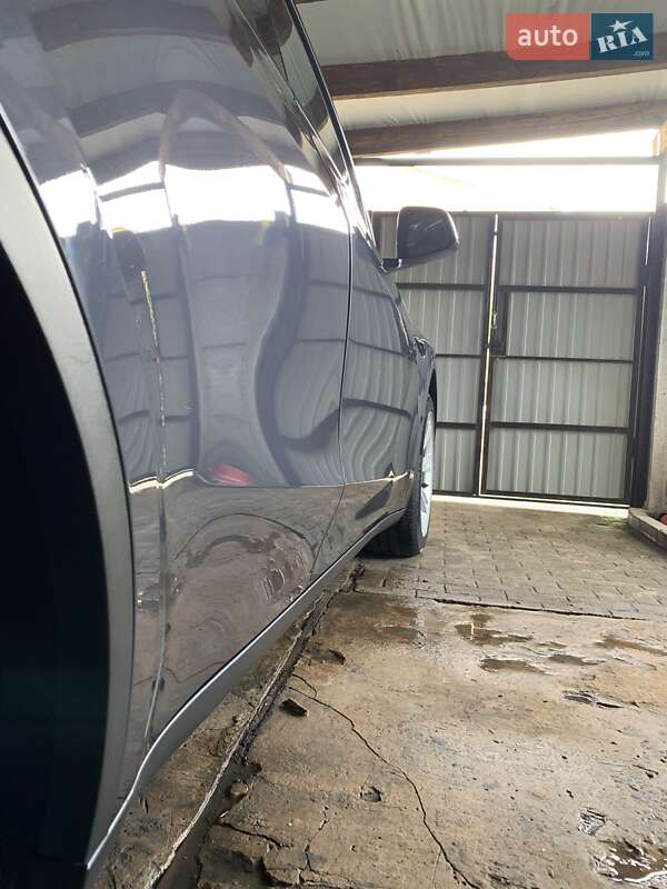 Позашляховик / Кросовер Tesla Model Y 2021 в Новомосковську