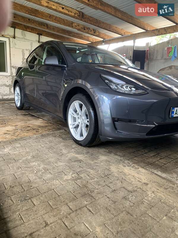 Позашляховик / Кросовер Tesla Model Y 2021 в Новомосковську