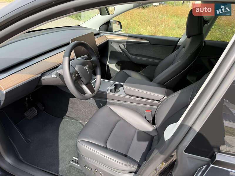 Позашляховик / Кросовер Tesla Model Y 2024 в Івано-Франківську фото 12 Позашляховик / Кросовер Tesla Model Y 2024 в Івано-Франківську