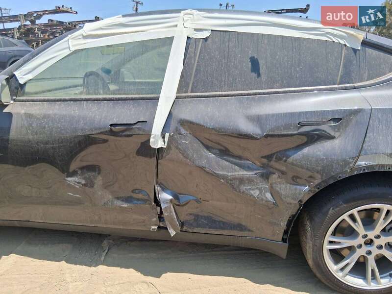 Позашляховик / Кросовер Tesla Model Y 2024 в Києві
