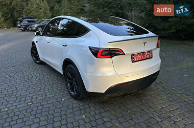Позашляховик / Кросовер Tesla Model Y 2022 в  фото 3 Позашляховик / Кросовер Tesla Model Y 2022 в