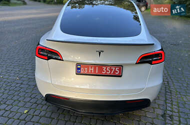 Позашляховик / Кросовер Tesla Model Y 2022 в  фото 7 Позашляховик / Кросовер Tesla Model Y 2022 в